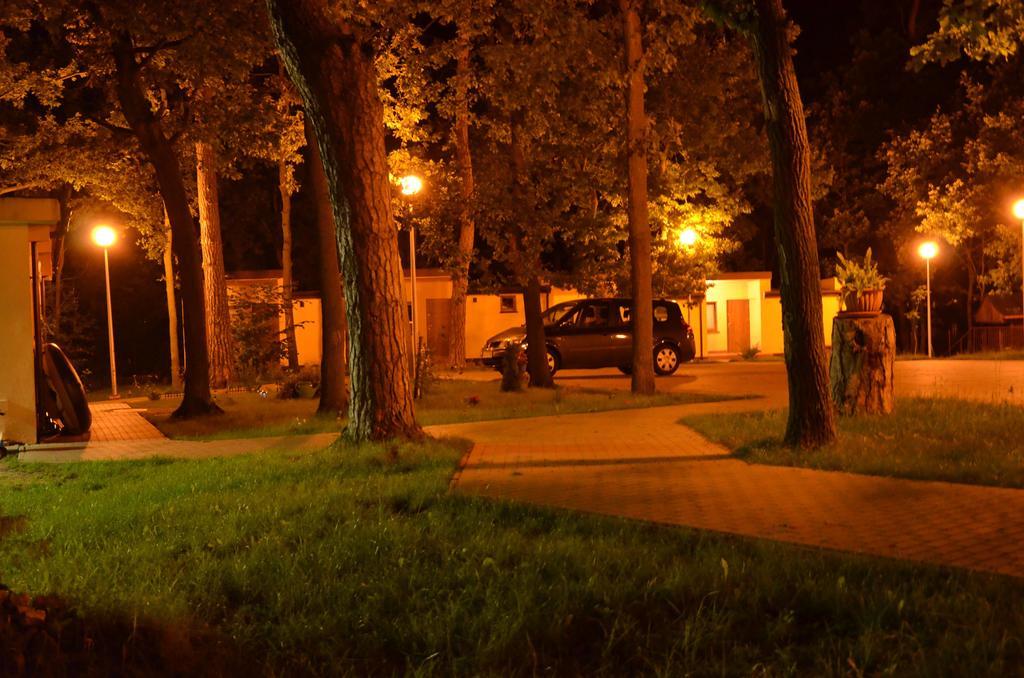 Osrodek Wypoczynkowy Forest Hotell Lublin Exteriör bild